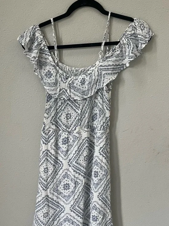 Off-Shoulder White Midi Dress with Blue Geometric Print - Picture 2 of 4